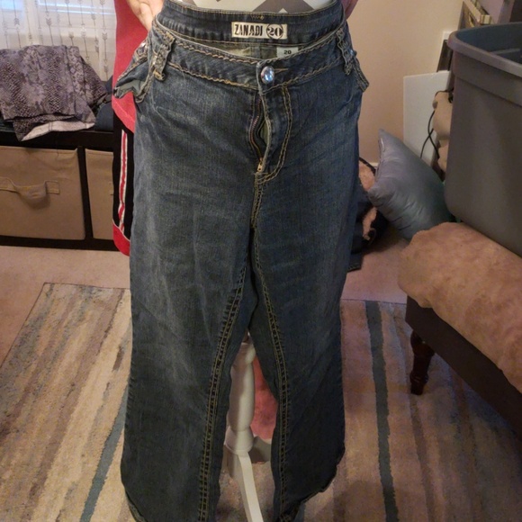 Jeans - Picture 3 of 4